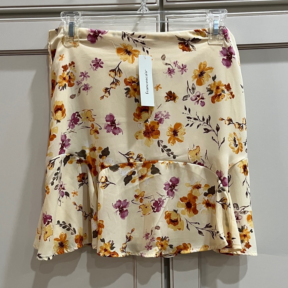 Francesca's Collections Cream Floral Mini Skirt